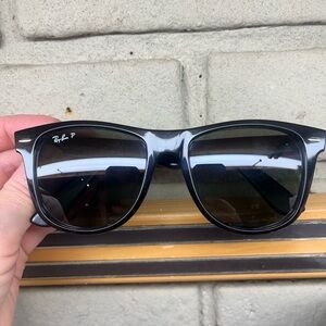Ray-ban wayfarer sunglasses polarized 54-18